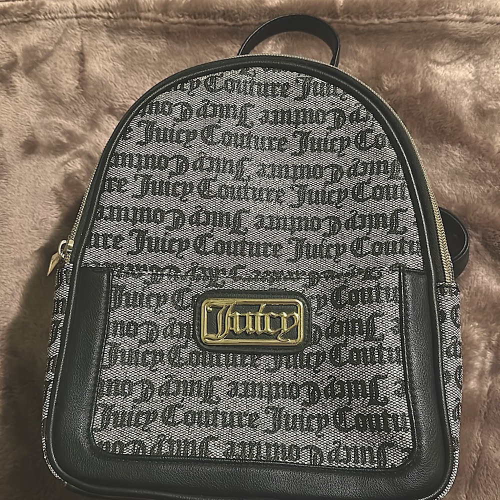 Juicy couture backpack ! Great condition in color black. 🖤